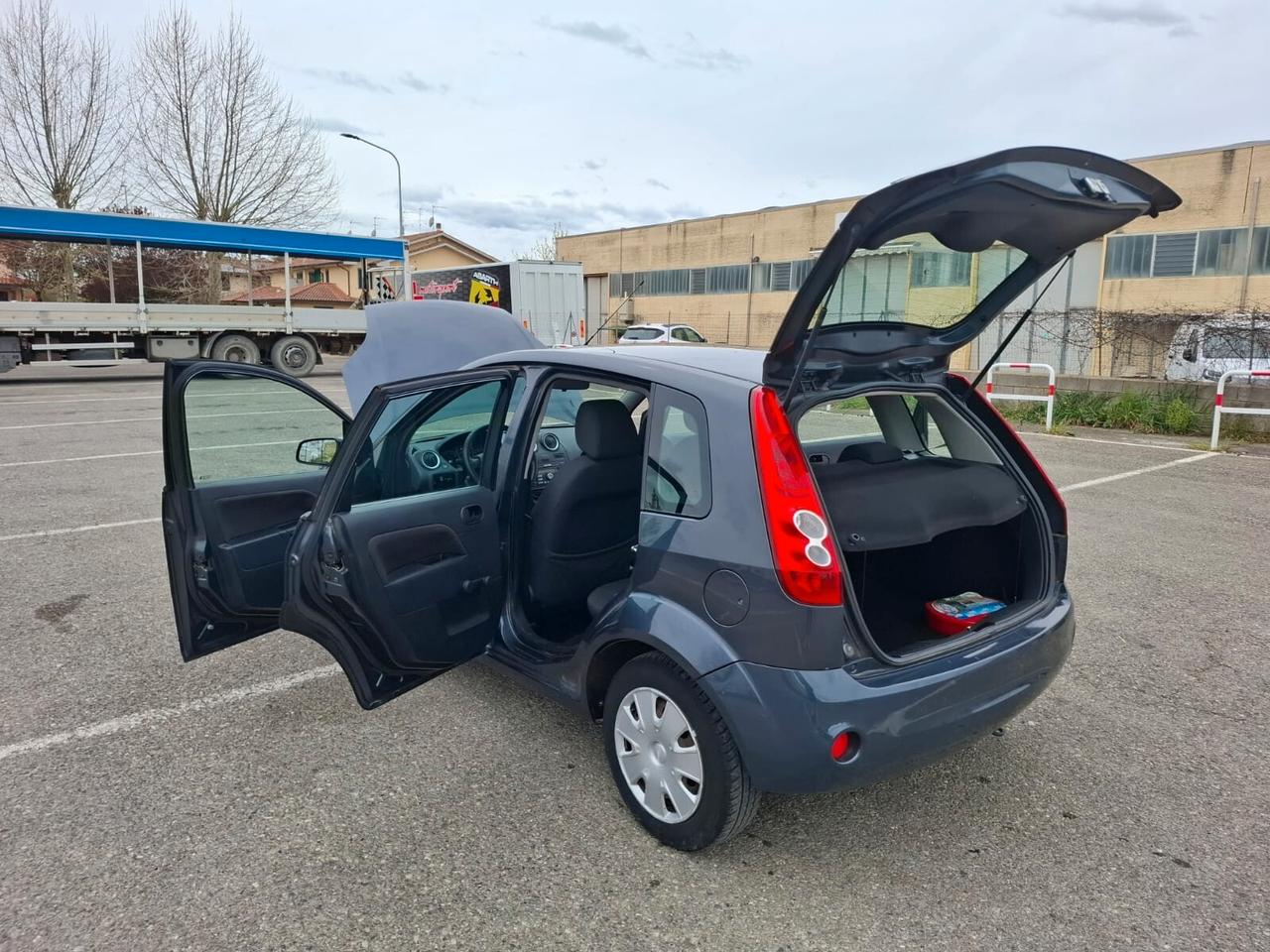 Ford Fiesta 1.2 5 porte SOLAMENTE 85.000 KM