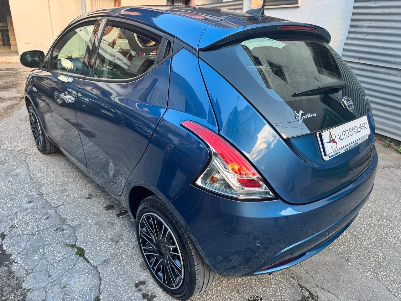 Lancia Ypsilon 1.0 FireFly 5 porte S&S Hybrid Gold