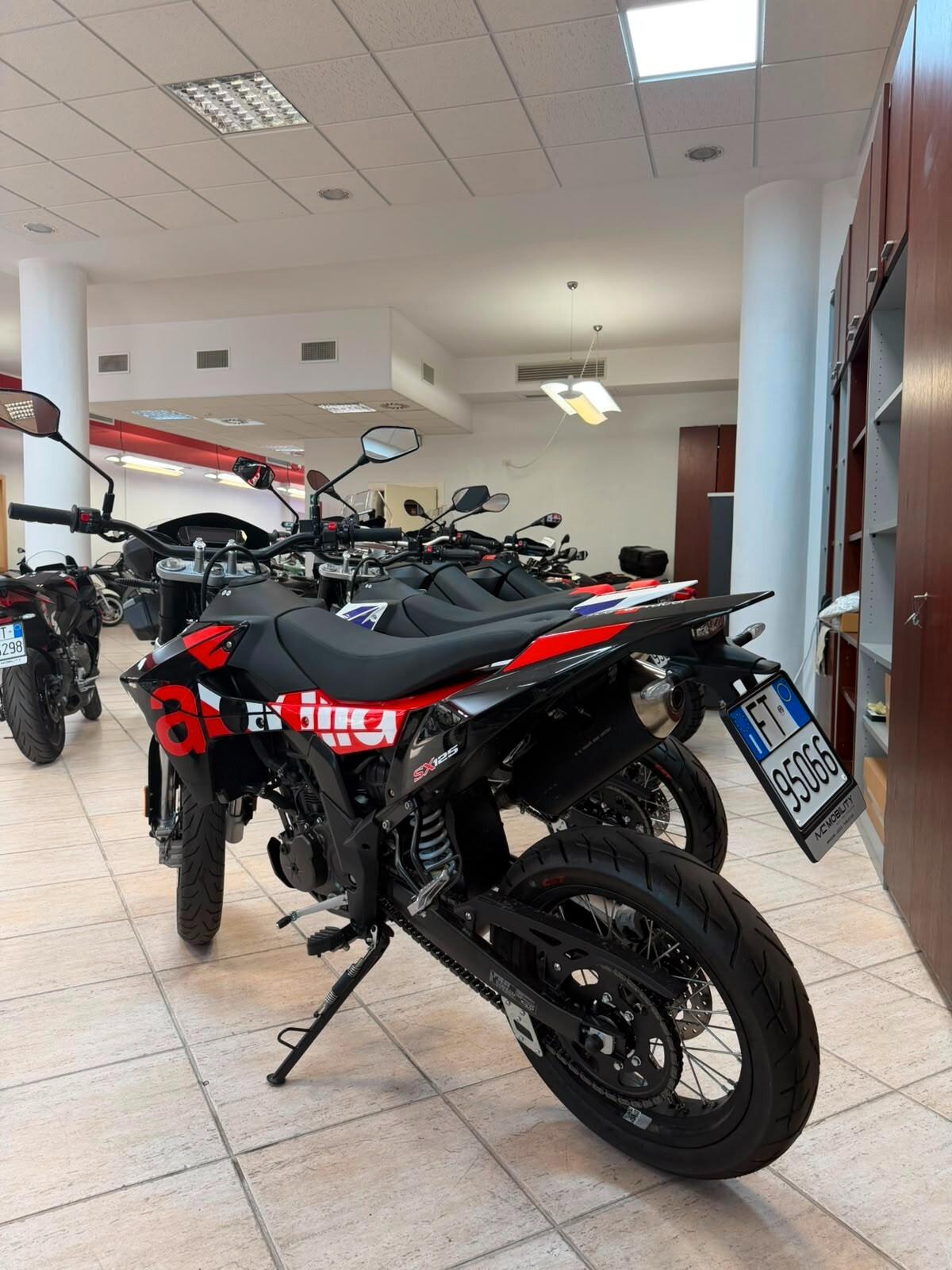 Aprilia SX 125 DEMO AZIENDALE