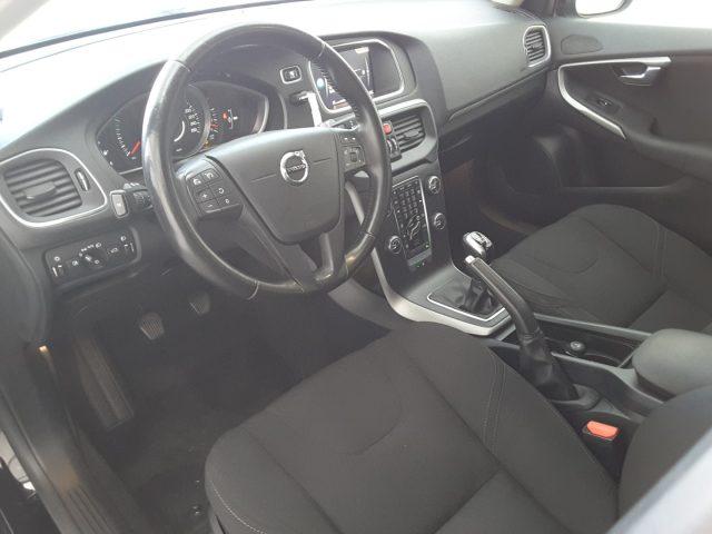 VOLVO V40 D2 Business