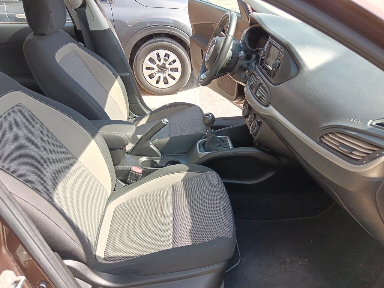 Fiat Tipo 1.6 MJT 120CV 4P NAVI RETROCAMERA