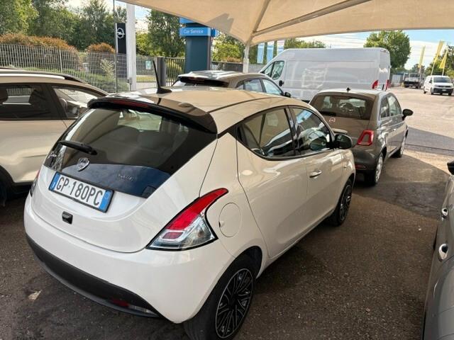 Lancia Ypsilon 1.0 FireFly 5 porte S&S Hybrid Gold Plus