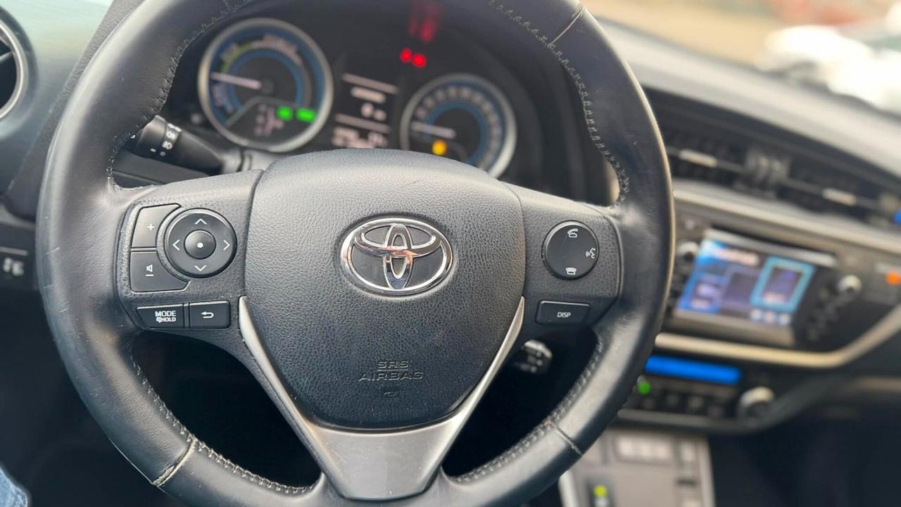 Toyota Auris Anno 2013 1.8 Hybrid Lounge