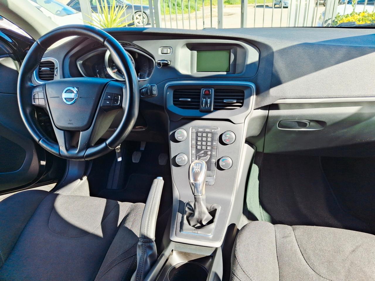Volvo V40 D2 1.6 Summum" Perfetta!