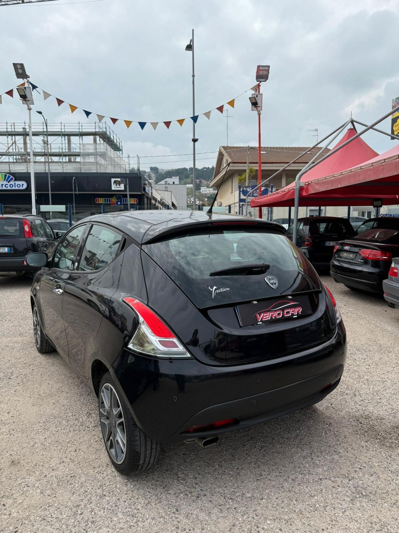Lancia Ypsilon 1.2 69 CV 5 porte GPL Ecochic Silver