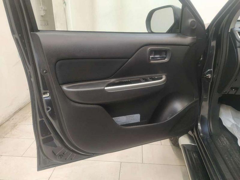 Mitsubishi L200 d.cab 2.3d Intense 4wd 150cv auto