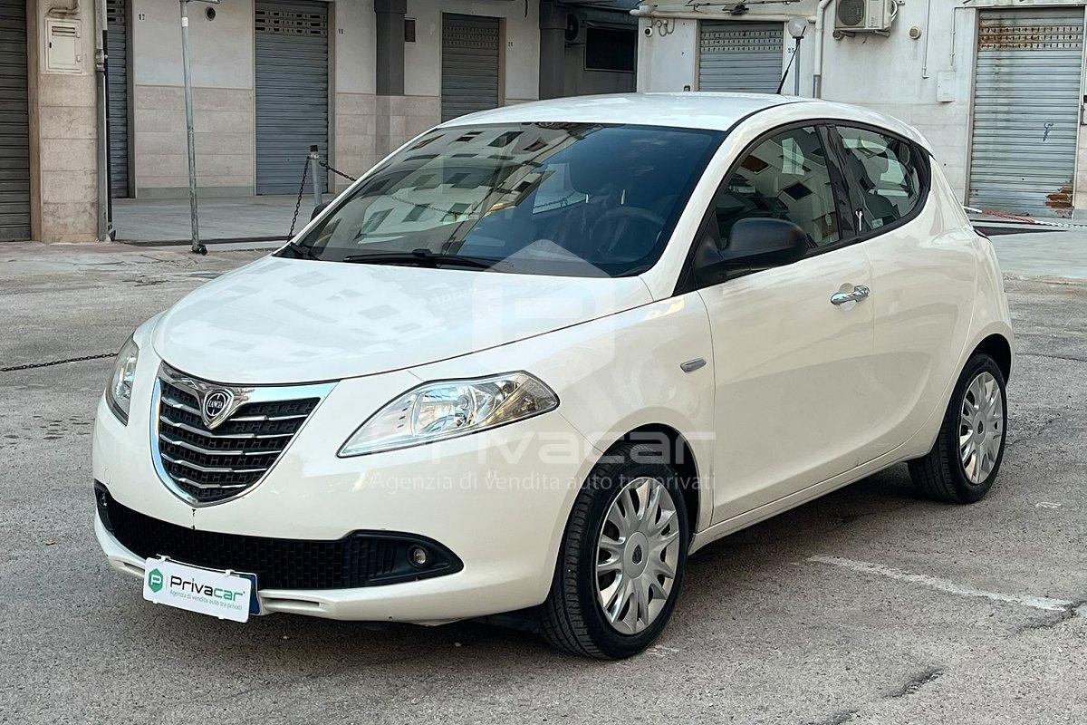 LANCIA Ypsilon 1.2 69 CV 5 porte Silver