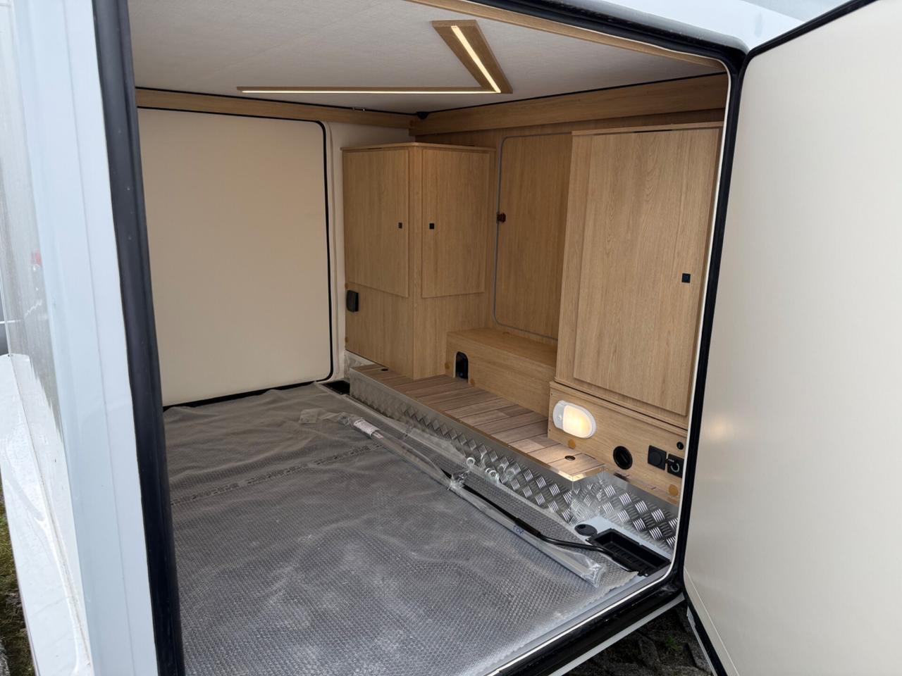 CI INTERNATIONAL HORON 90 M 7.40 GARAGE