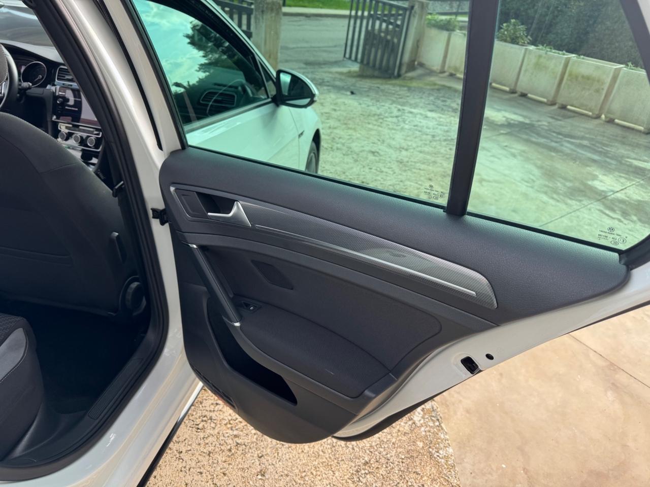 Vw Golf 2.0 TDI - R.LINE - FARI LED - 2019