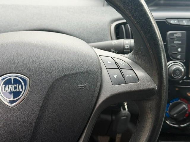 Lancia Ypsilon 1.2 69 CV 5 porte GPL Ecochic Elefantino Blu