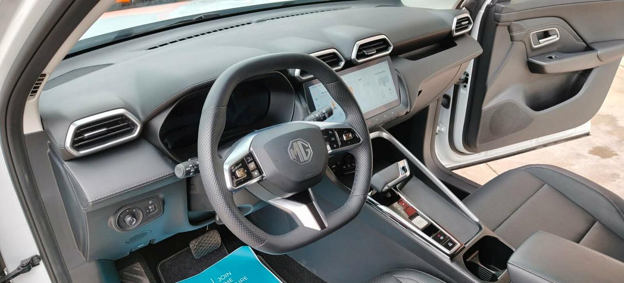 Mg ZS EV Luxury HYBRID+ KM 13000