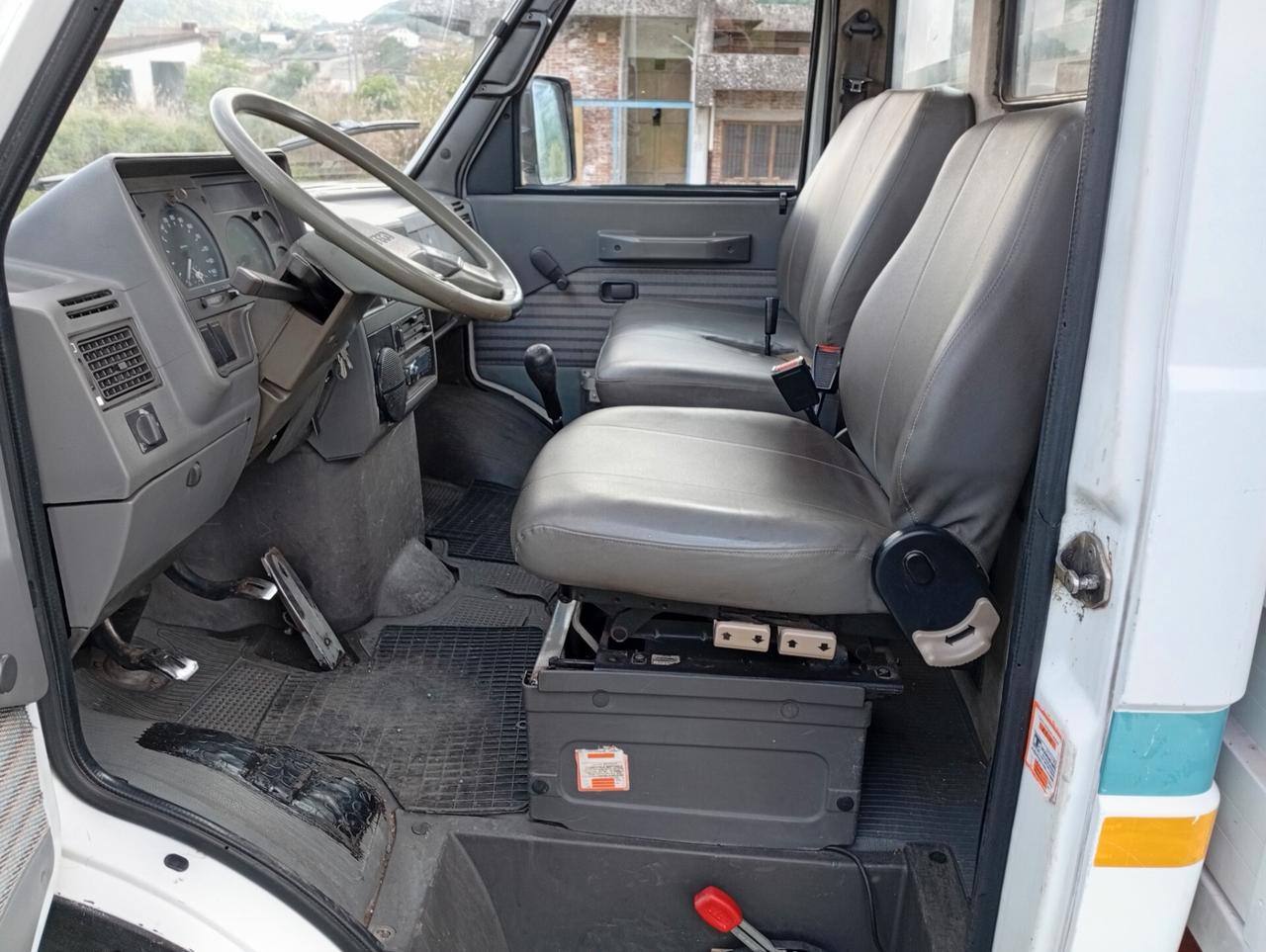 Iveco Daily 49-10 Gru e cassone fisso