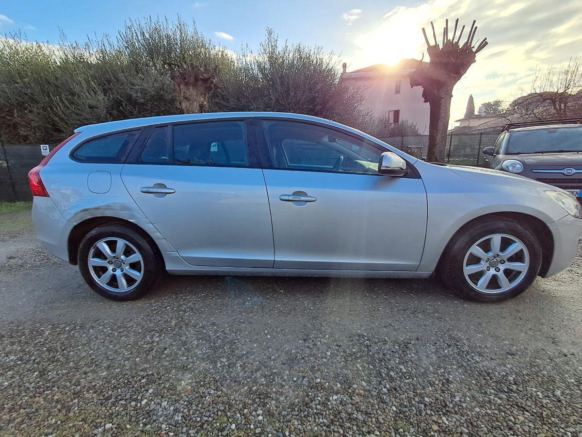 VOLVO - V60 - D2 Summum