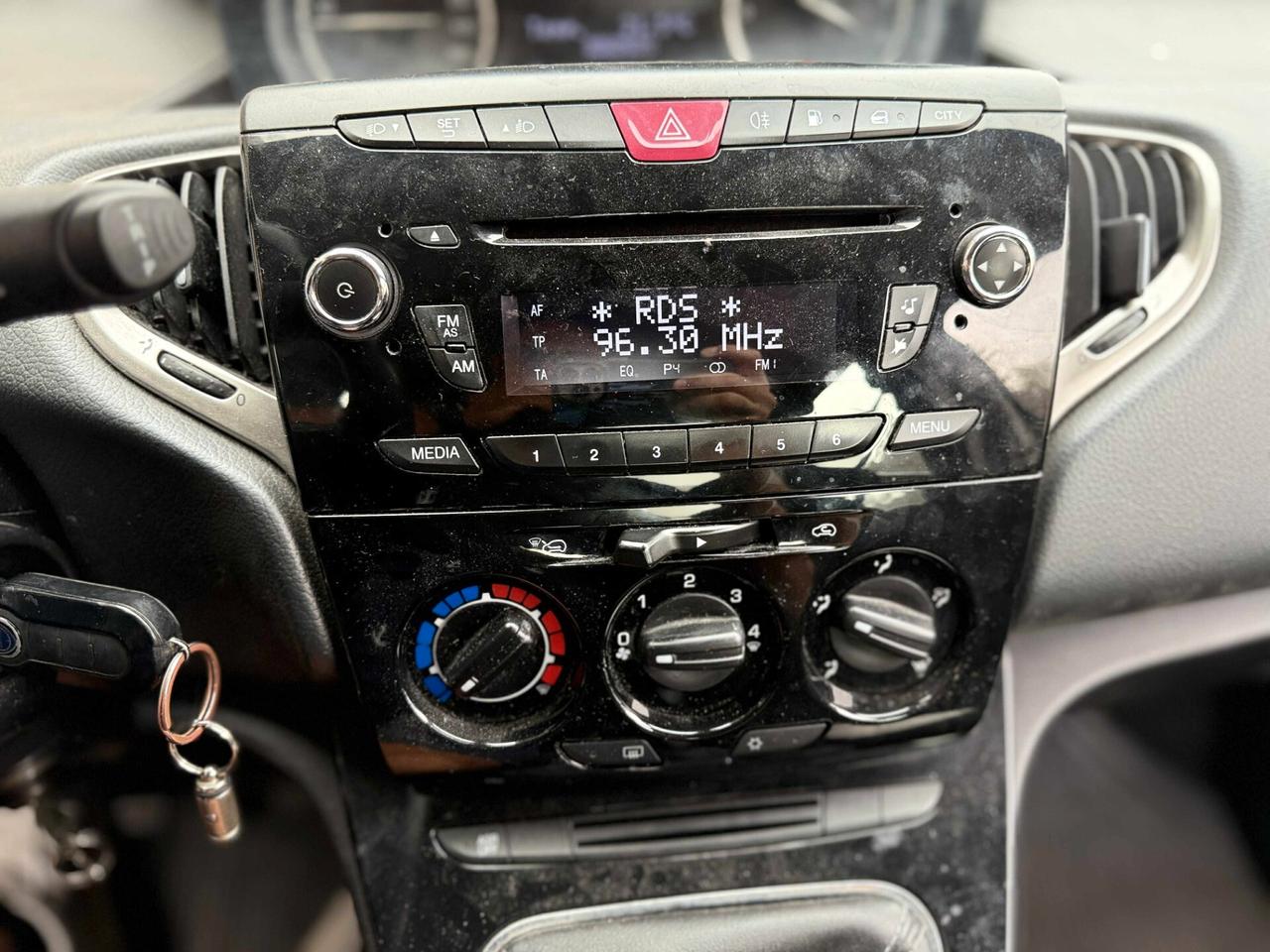 Lancia Ypsilon 0.9 TwinAir 85 CV 5 porte Metano Ecochic Gold