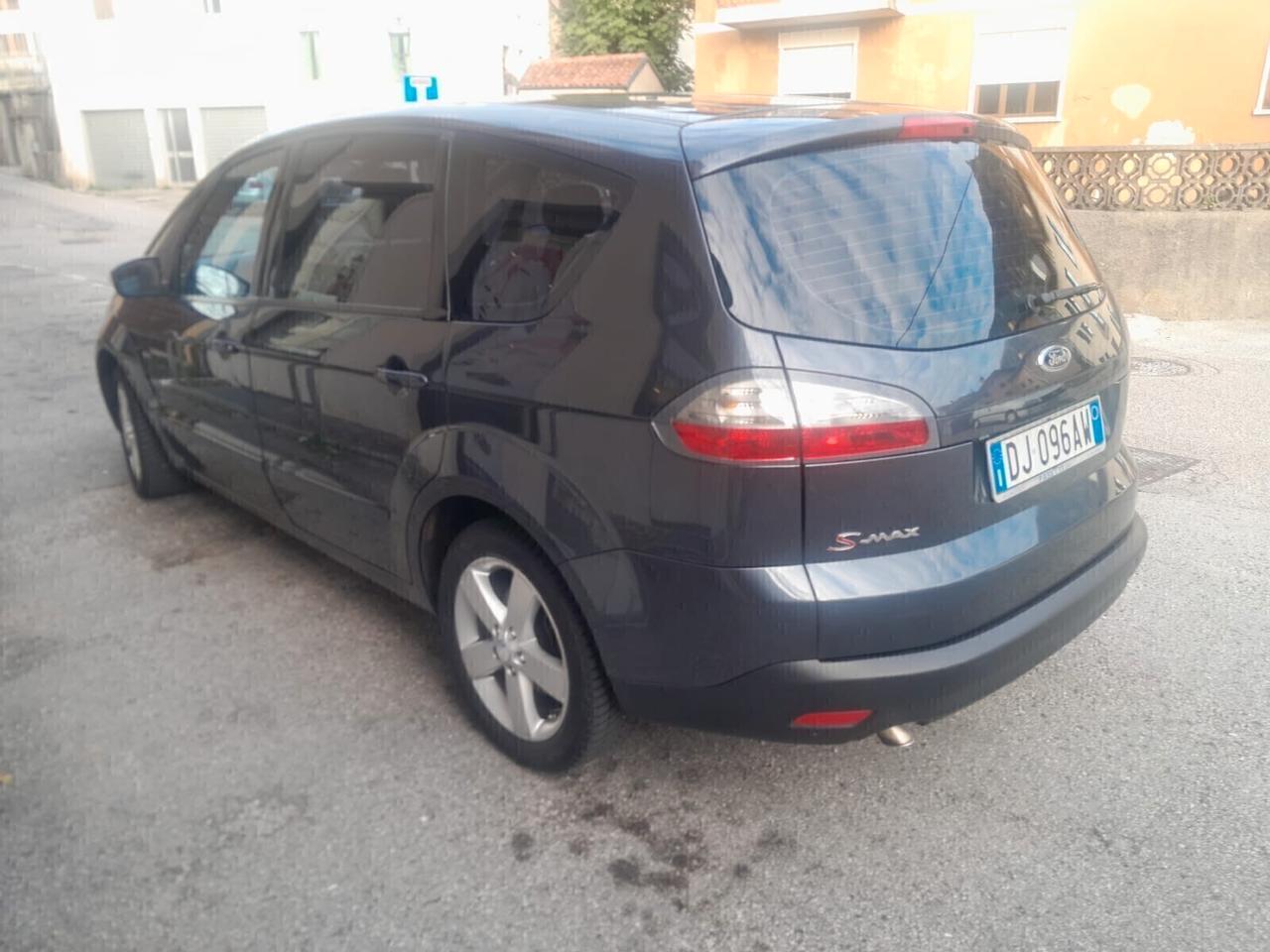 Ford S-Max 2.0 TDCi 131 CV automatico 7 posti