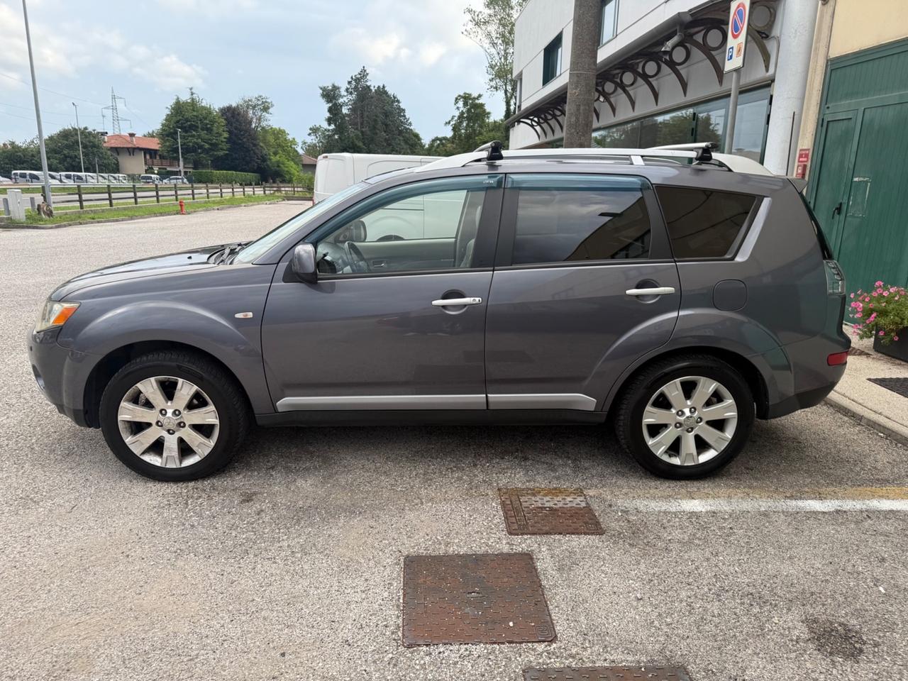 Mitsubishi Outlander 2.2 DI-D Instyle 7 p.ti DPF
