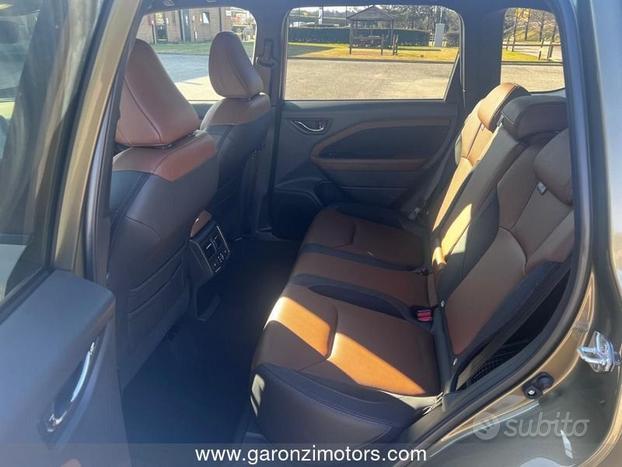 Subaru Forester 2.0i e-Boxer MHEV CVT Lineart...