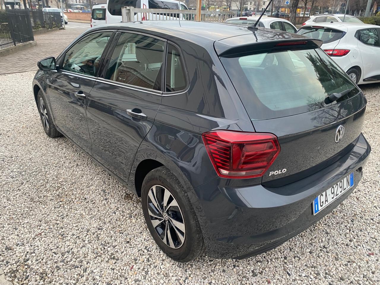 Volkswagen Polo 1.6 TDI 5p. Highline CAMBIO AUTOMATICO