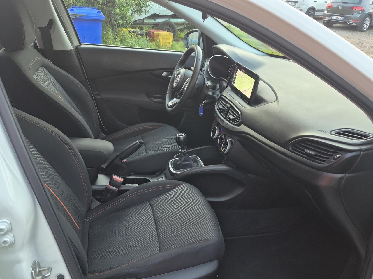 Fiat Tipo 1.6 Mjt S&S 5 porte Cross Garmin
