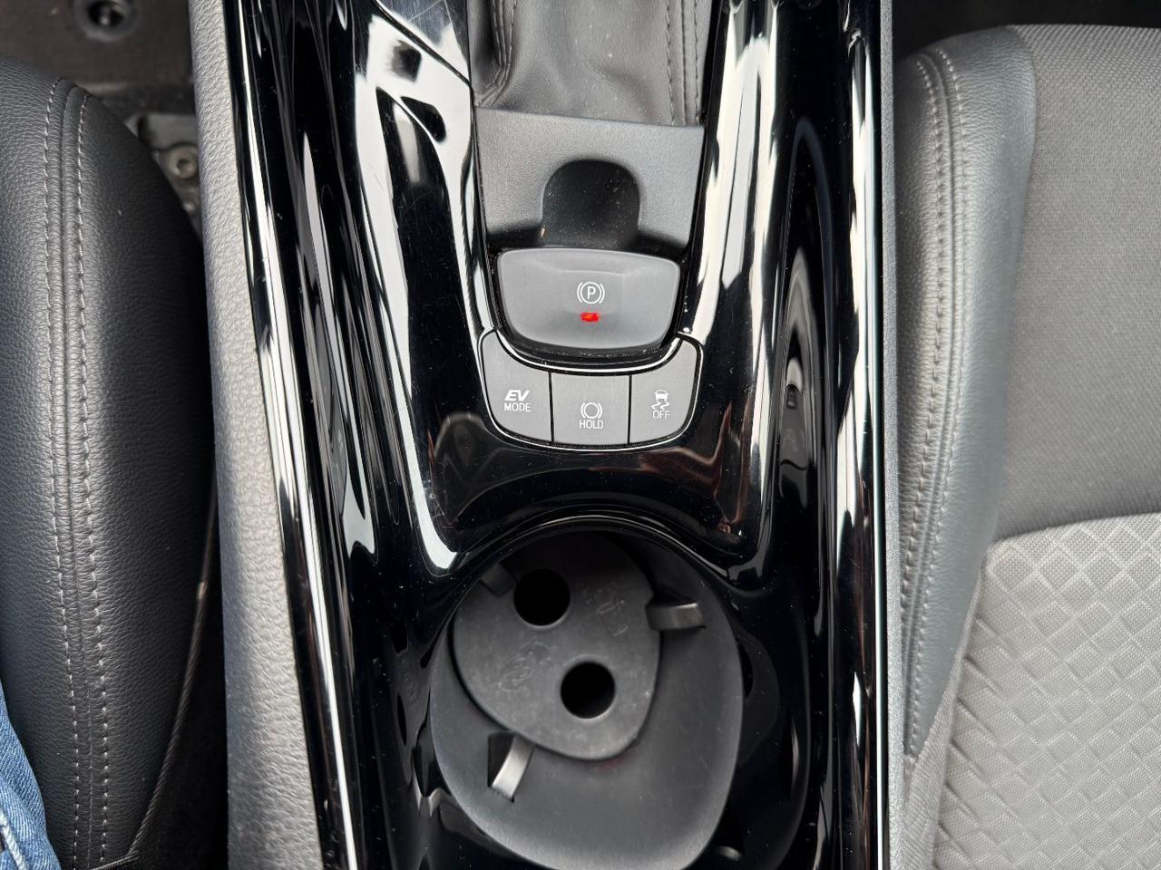 TOYOTA C-HR 1.8 Hybrid E-CVT Lounge