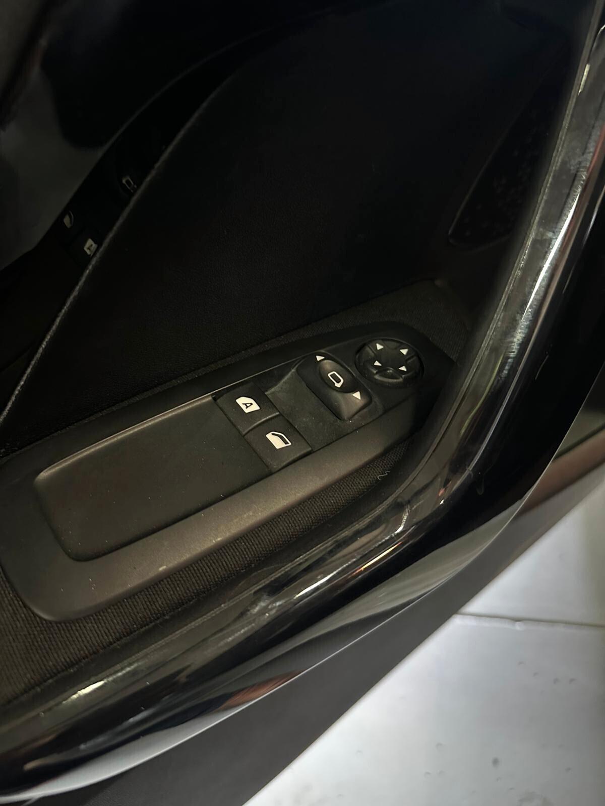 Peugeot 208 BlueHDi 75 5 porte Allure