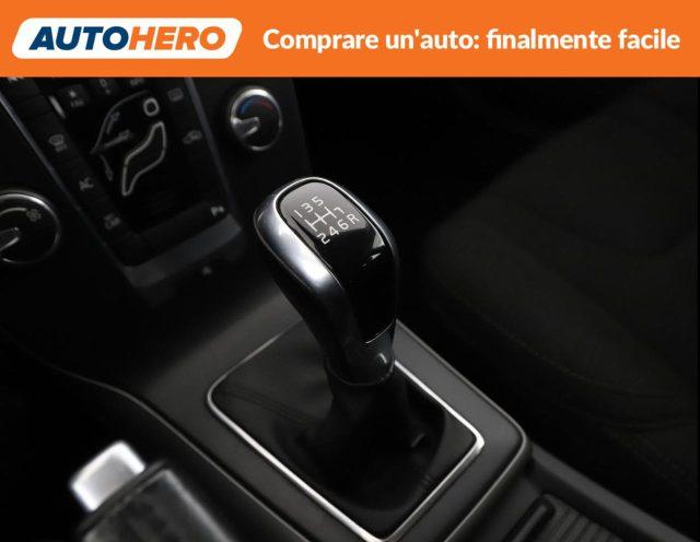 VOLVO V40 D2