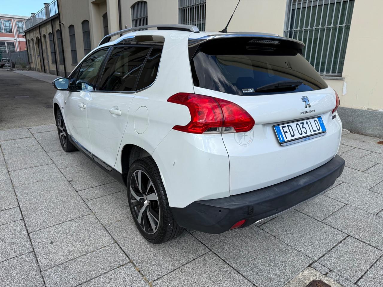 Peugeot 2008 BlueHDi 120 S&S Allure