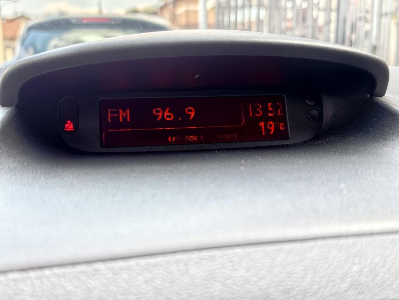 Renault Clio 1.2 16V 3 porte Le Iene