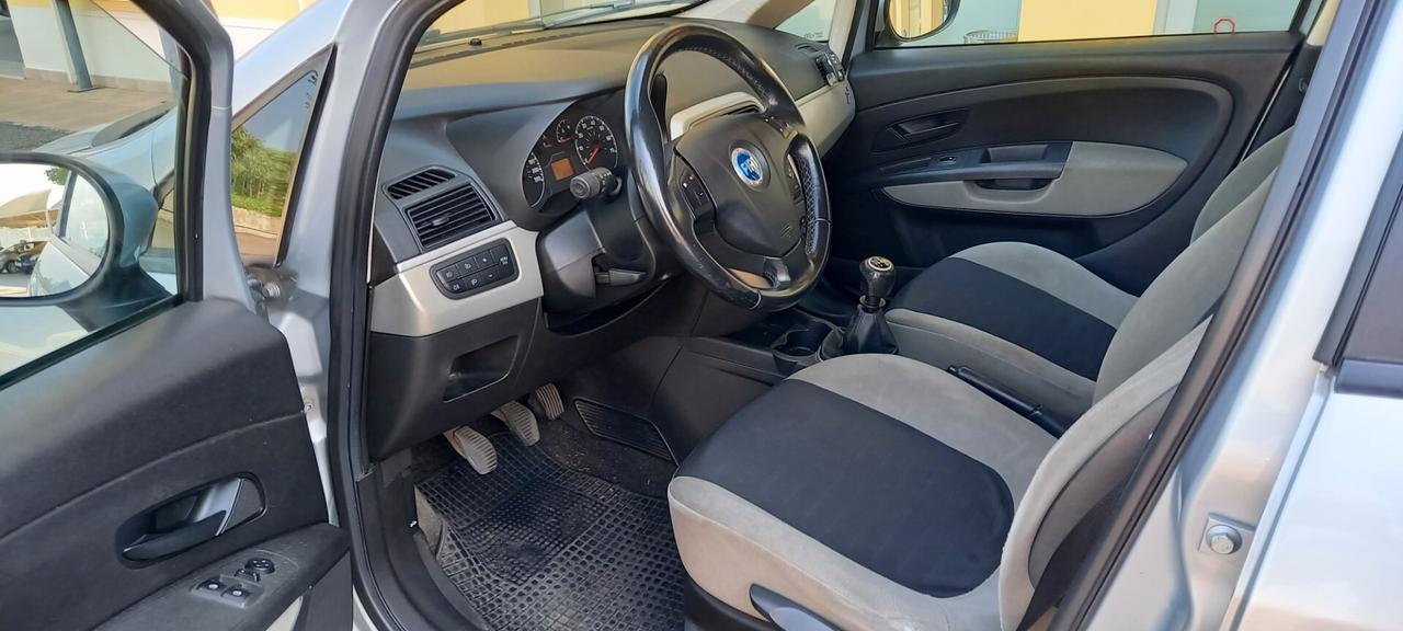 Fiat Punto CC. 1.242 Benzina 5 Porte 5 Posti Utilizzabile anche per i Neopatentati.