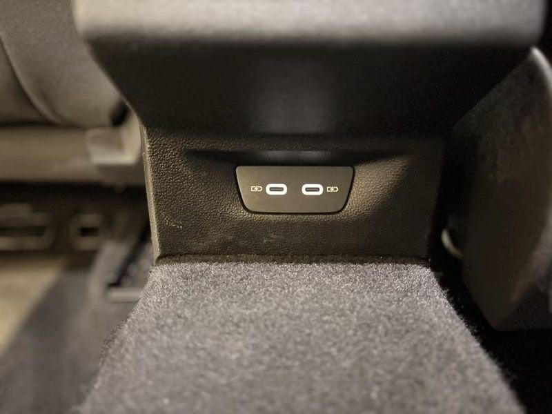 Volkswagen Golf Variant 1.5 eTSI ACT Life DSG Cockpit App Connect 16" Winter Pack