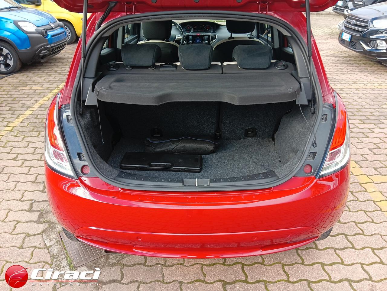 Lancia Ypsilon 1.2 69 CV 5p GPL Gold