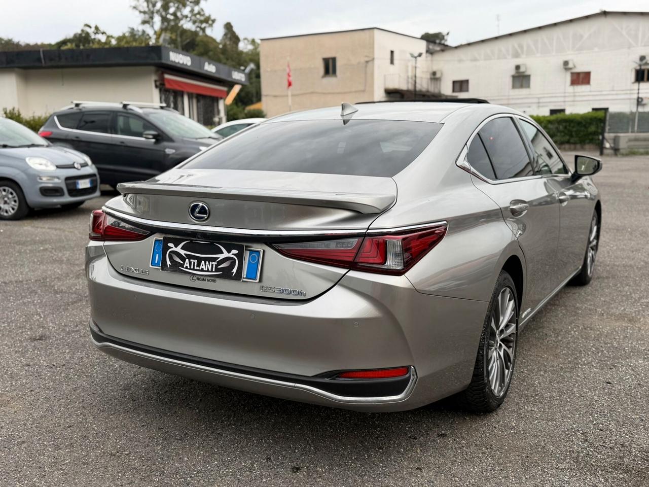 Lexus ES Hybrid Luxury