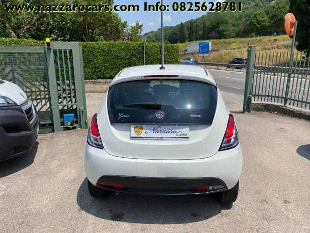 LANCIA Ypsilon 1.0 FireFly 5 porte S&S Hybrid Ecochic Silver