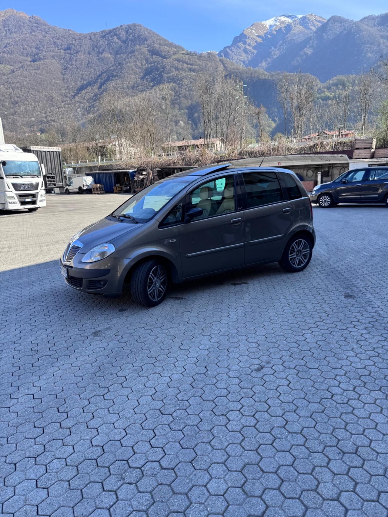 Lancia MUSA 1.4 16V Platino Plus