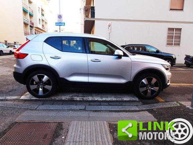 VOLVO XC40 T3 Momentum -UNICO PROPRIETARIO-FULL OPTIONALL...