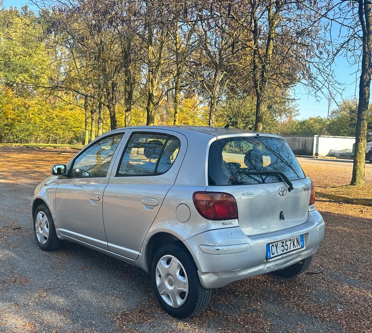 Toyota Yaris 1.0 5 porte