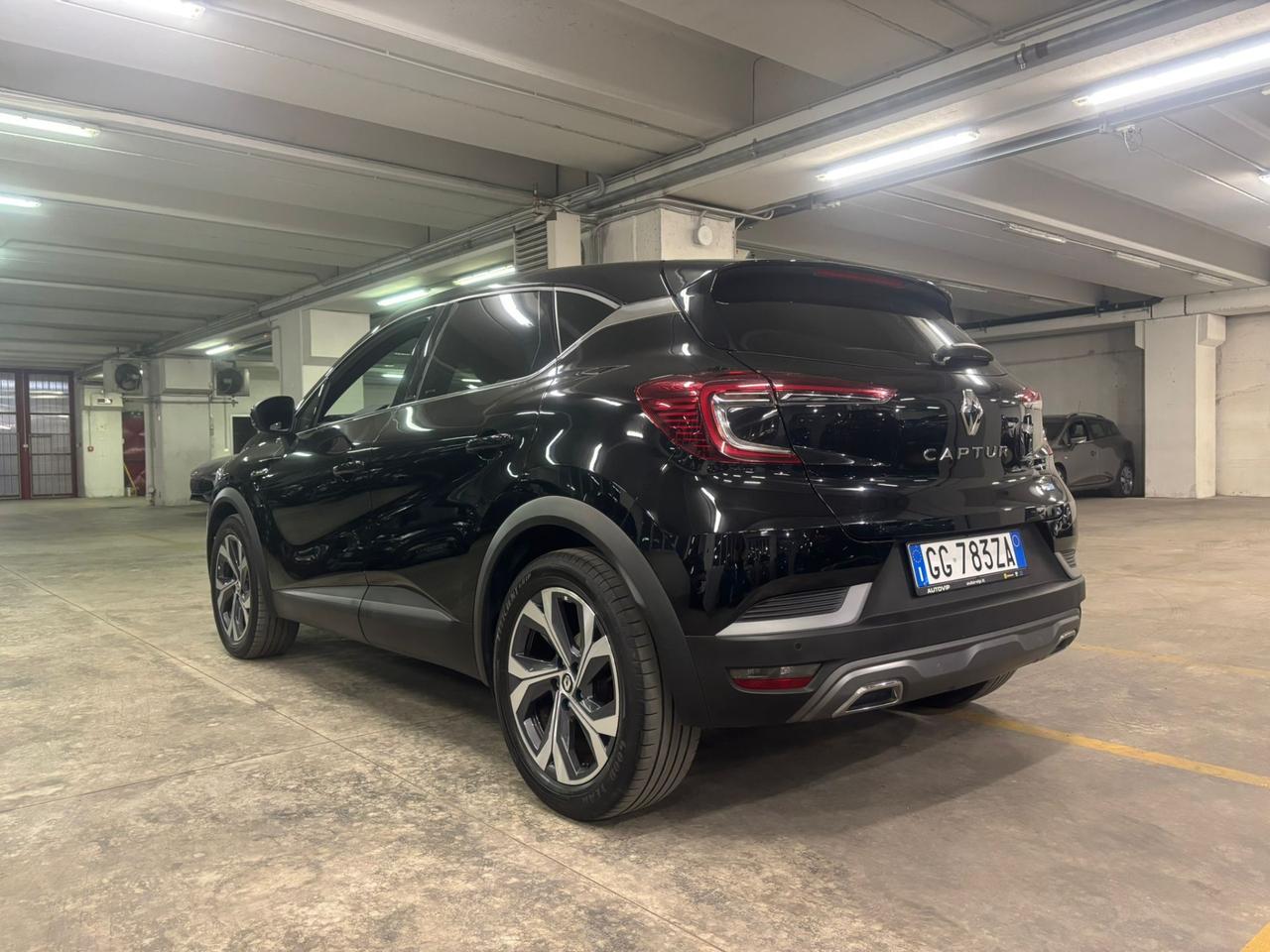 RENAULT Captur 1.6 E-Tech hybrid RS Line 145cv auto