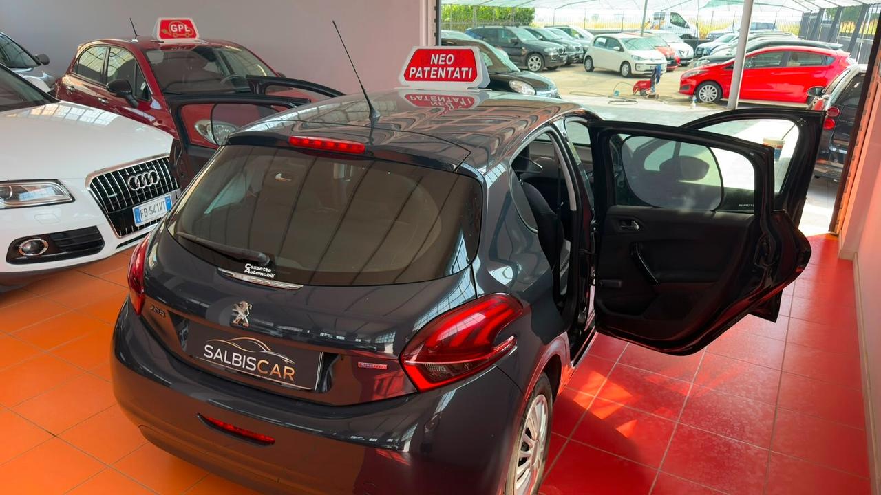 Peugeot 208 PureTech 82 5 porte Allure