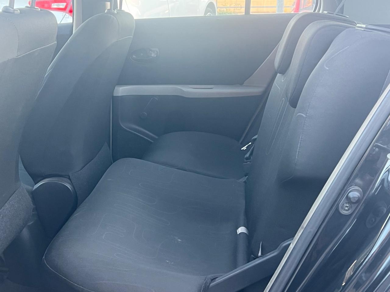 Toyota Yaris 1.0 5 porte