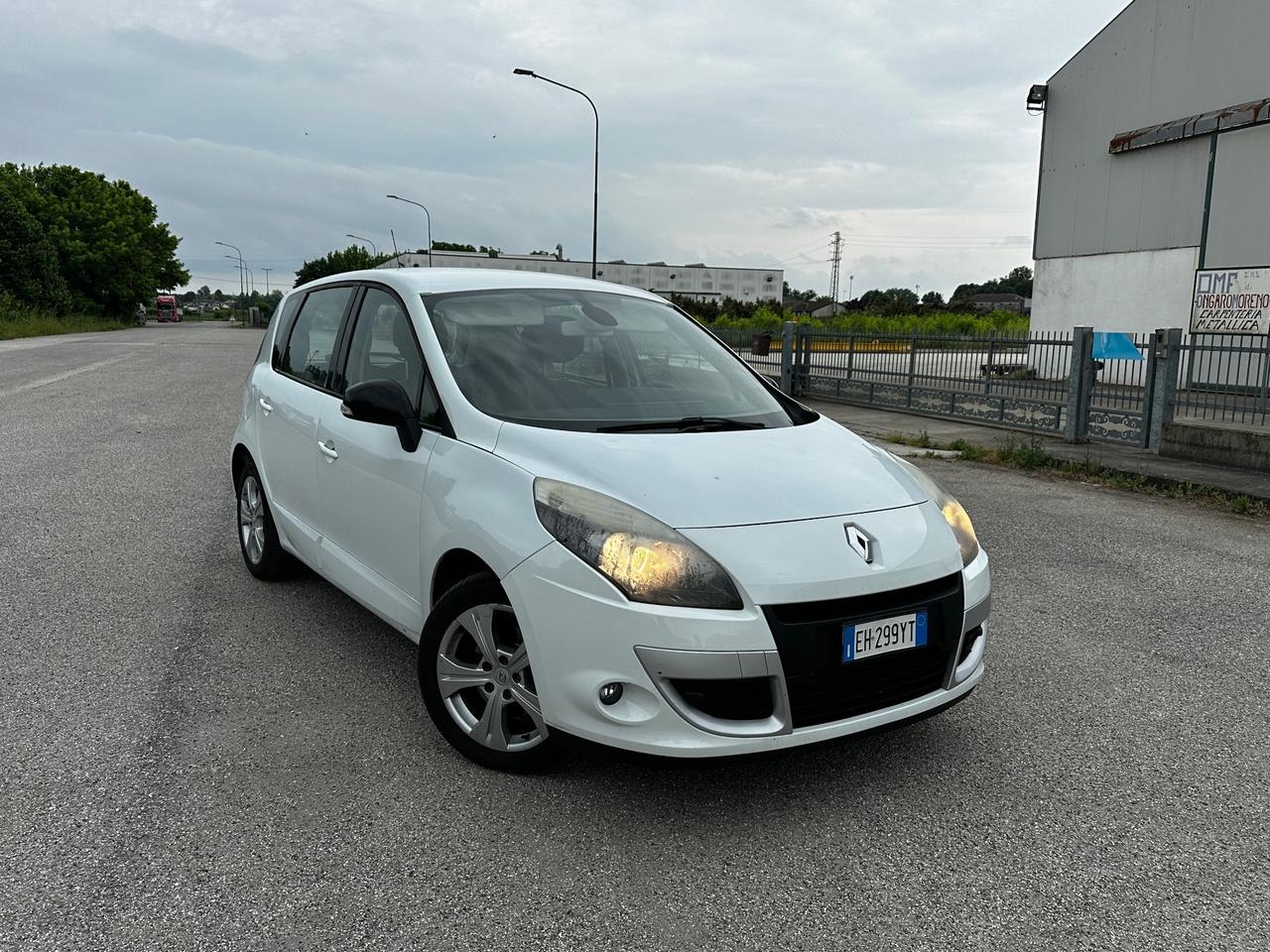 Renault Scenic Scénic X-Mod 1.5 dCi 110CV Attractive