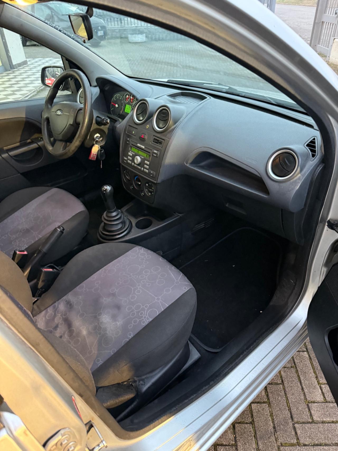 Ford Fiesta 1.2 16V 5p. Ghia