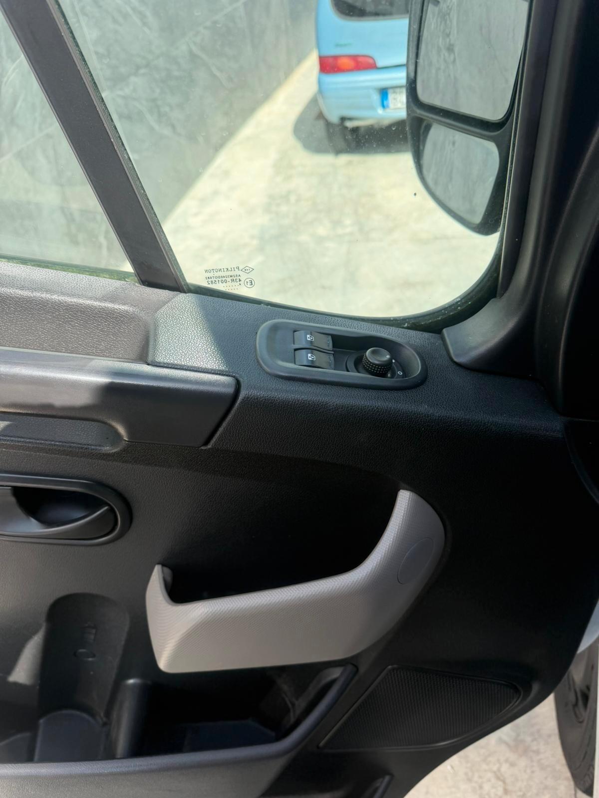 NISSAN NV400 FURGONE 2.3 DIESEL 2015