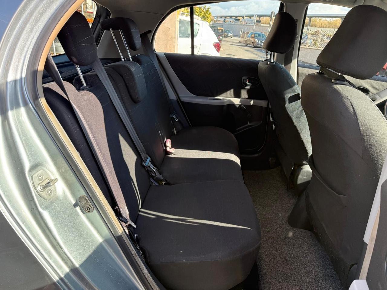 Toyota Yaris 1.0 5 porte Sol