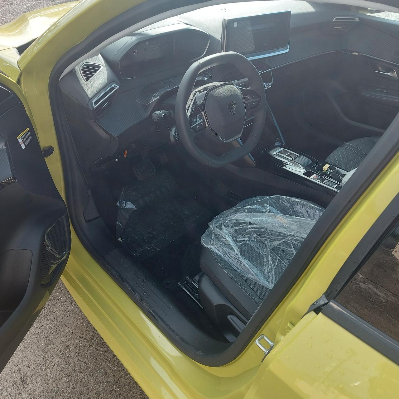 Peugeot 208 Hybrid 145 e-DCS6 Allure