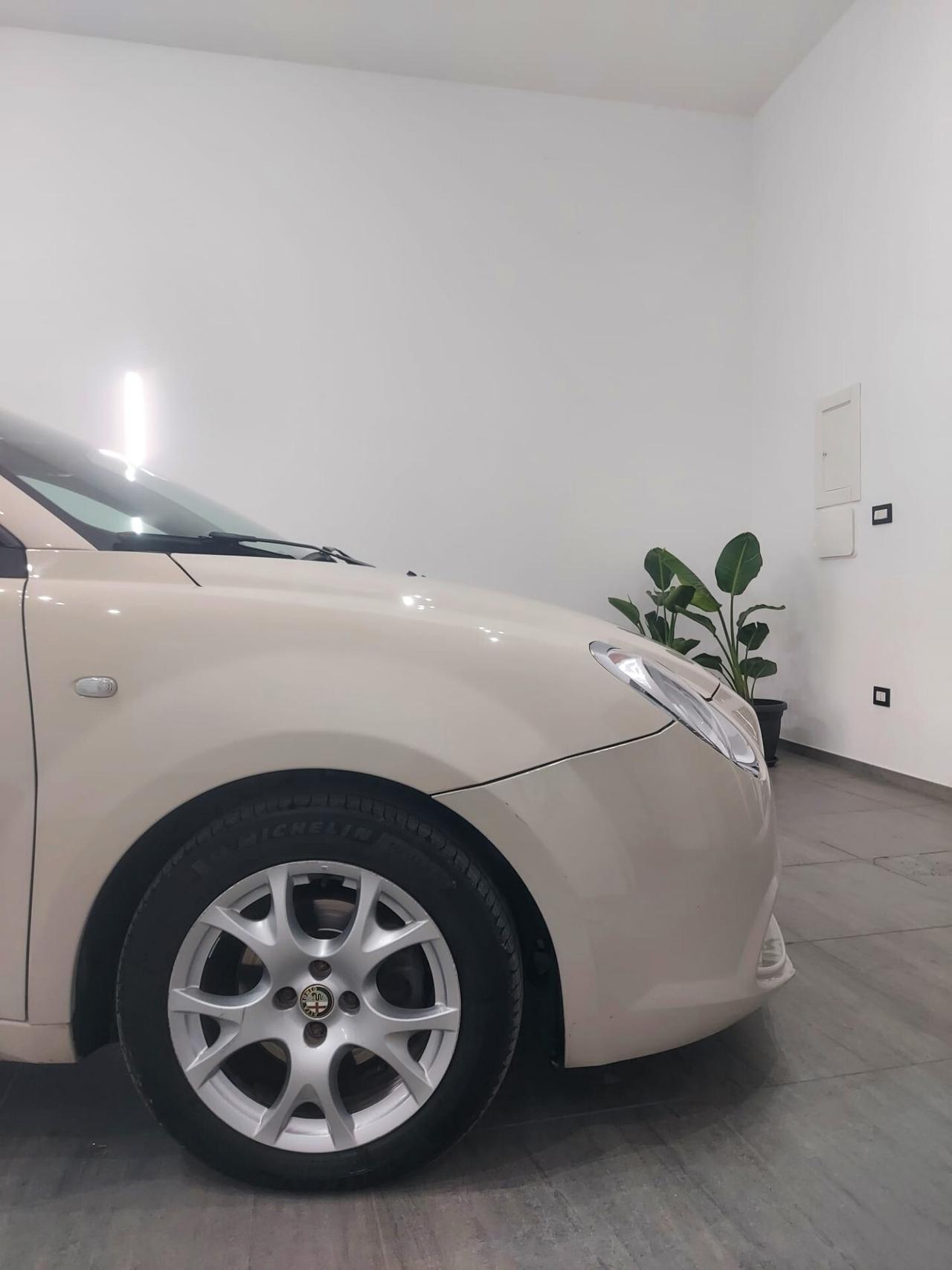 Alfa Romeo MiTo 1.3 JTDm-2 95 CV S&S Distinctive Sport Pack