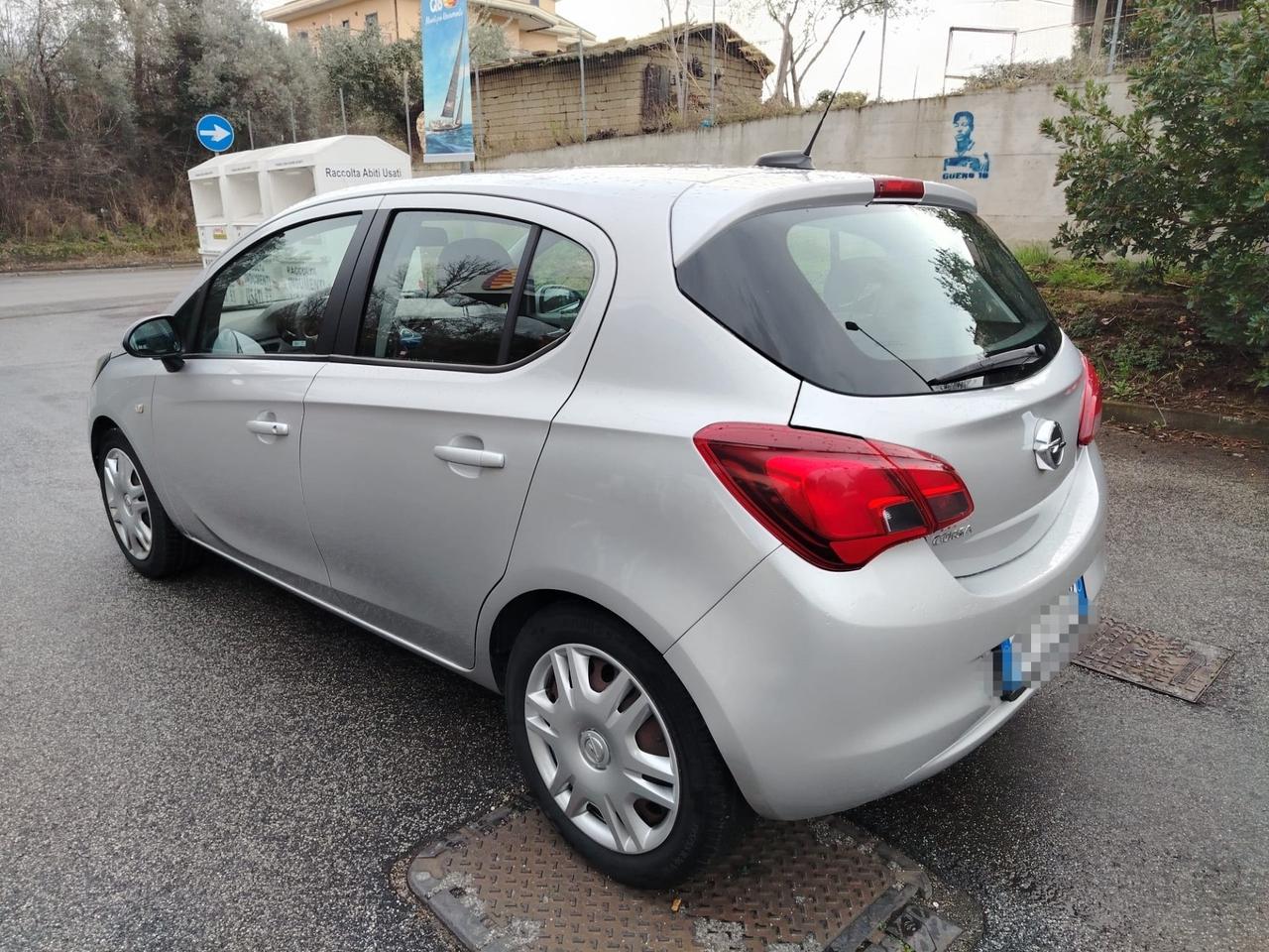 Opel Corsa 1.2 5 porte per NEOPATENTATI