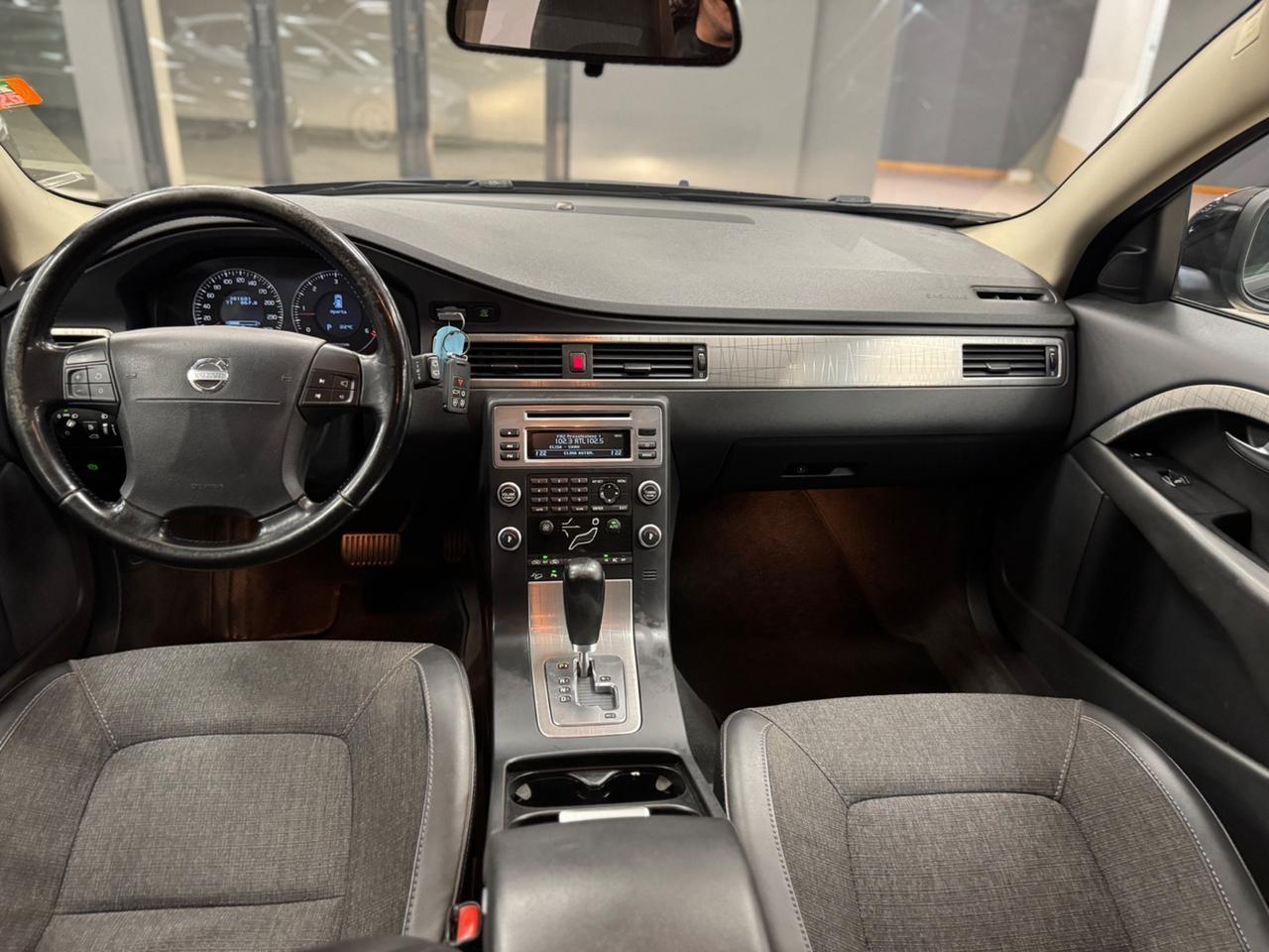 Volvo XC 70 XC70 D5 205 CV AWD Summum