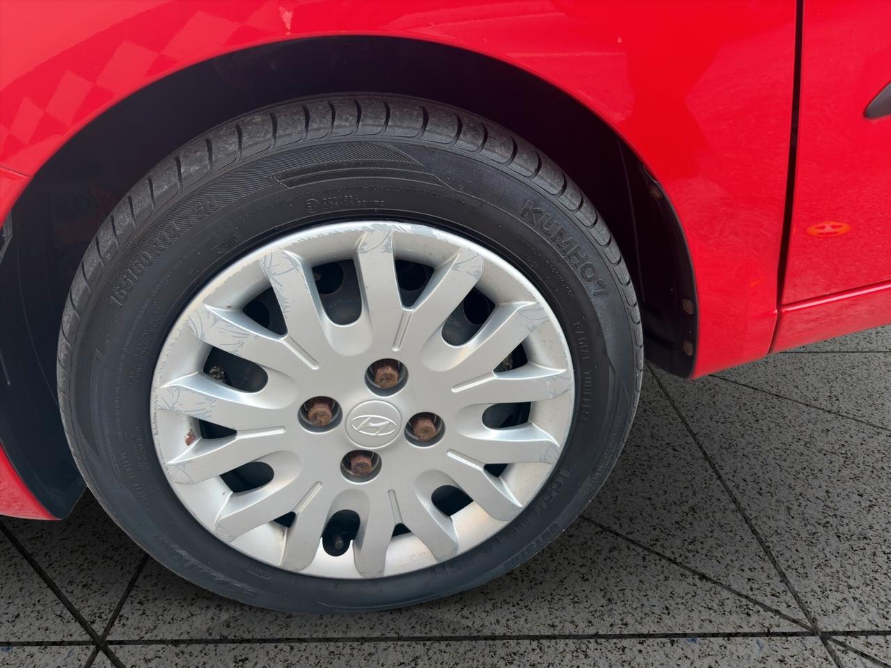 Hyundai i10 1.1 12V 67CV TUA A €88