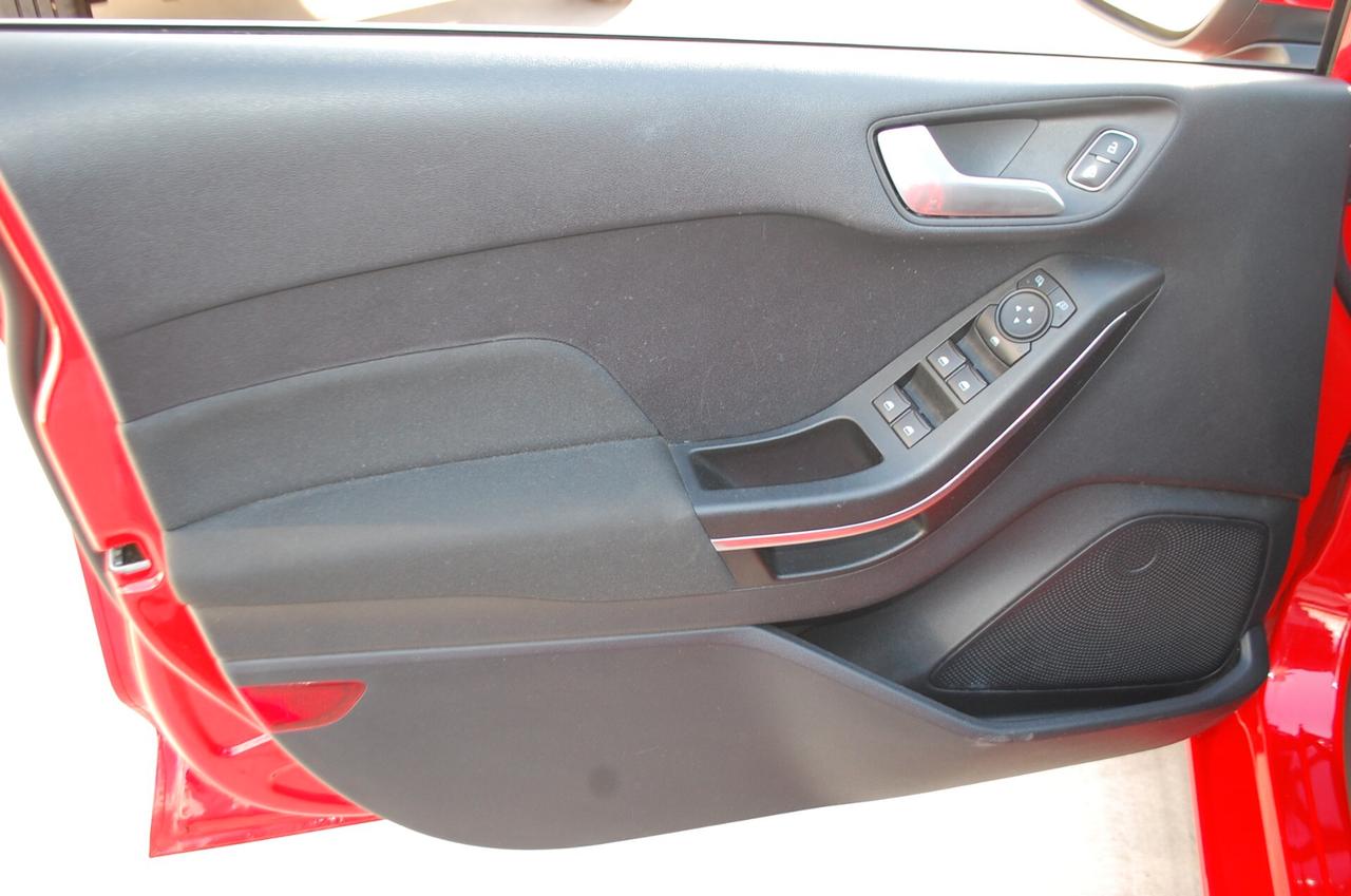 Ford Fiesta 5p 1.1 Titanium Gpl 75CV Uff Italy Led App USB