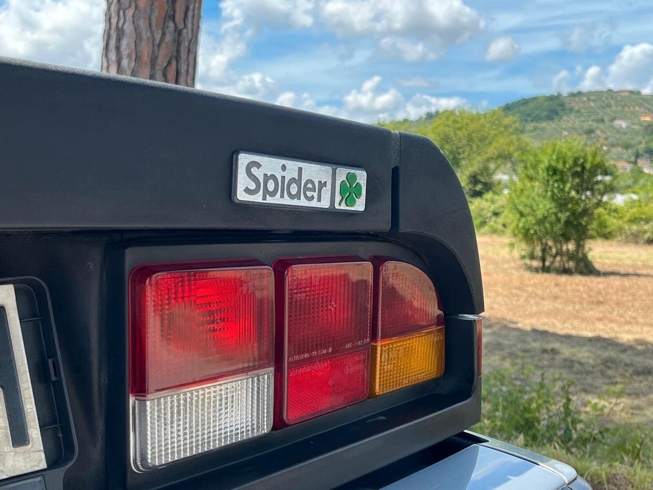 Alfa Romeo Spider QUADRIFOGLIO VERDE